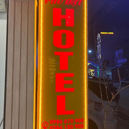 Phu Dat Hotel Dong Van  Exteriör bild