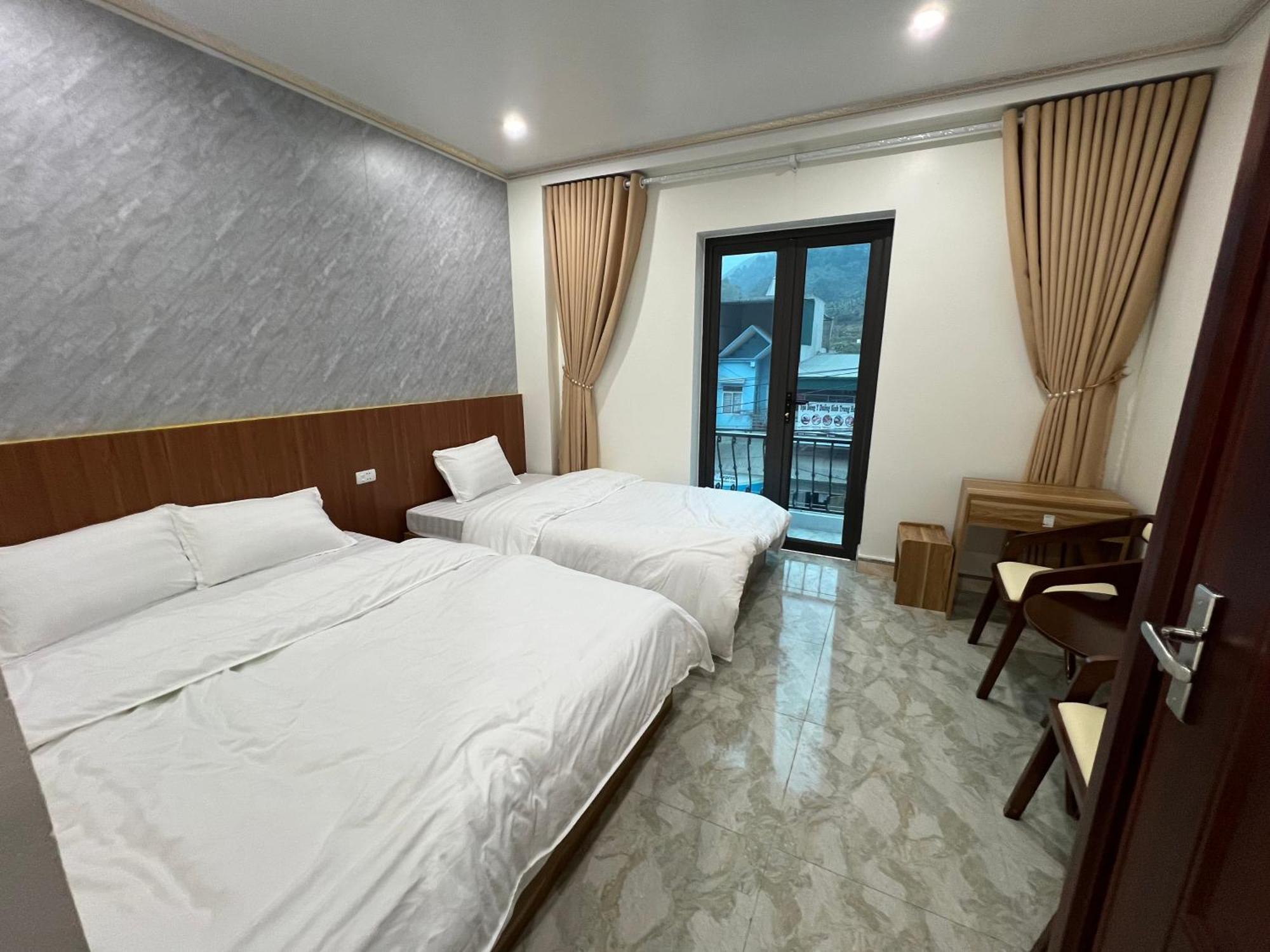 Phu Dat Hotel Dong Van  Exteriör bild